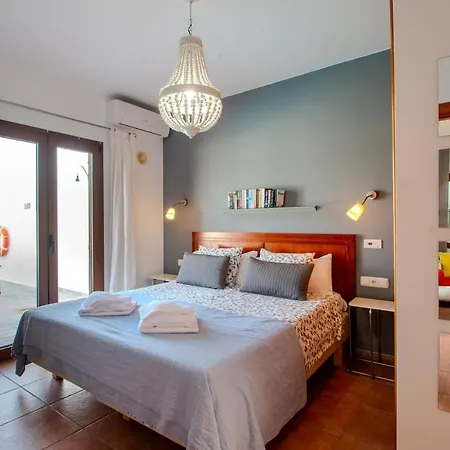 Casa Serena Panoramic Views, Ac And Pool 度假居 *