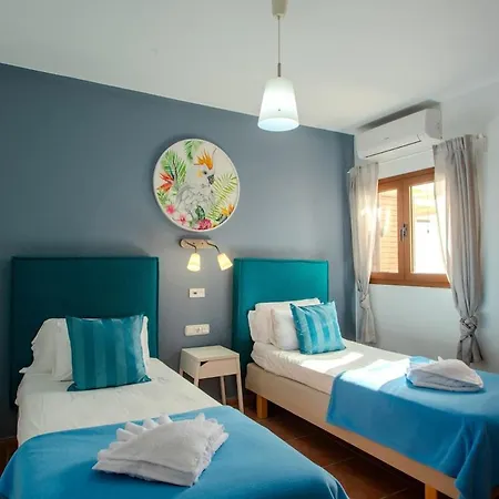 Casa Serena Panoramic Views, Ac And Pool Semesterbostad