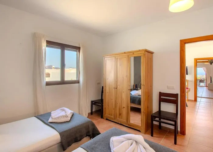 Casa Serena Panoramic Views, Ac And Pool Feriehus